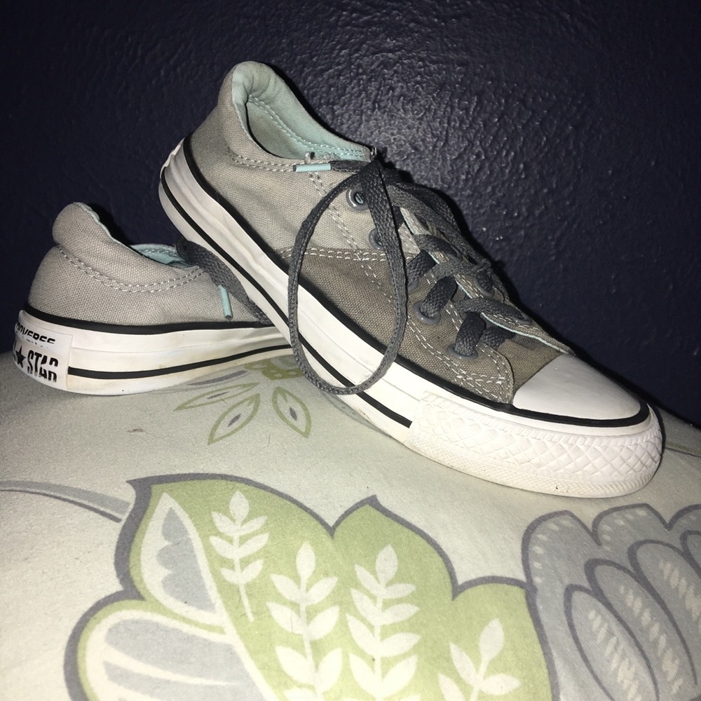 Ladies Converse - Picture 2 of 6